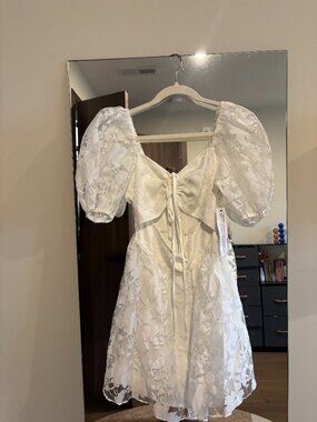 (NWT) Topshop White Floral Dress - 4